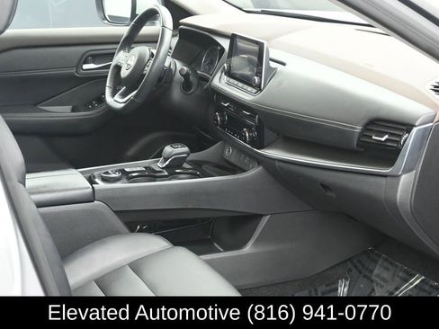 Used 2022 Nissan Rogue SV w/ SV Premium Package AWD/4WD image 6