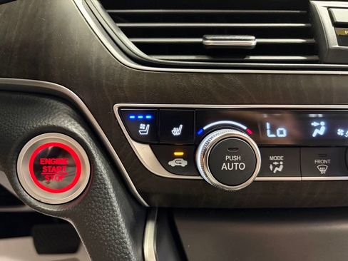 Used 2018 Honda Accord Touring image 23