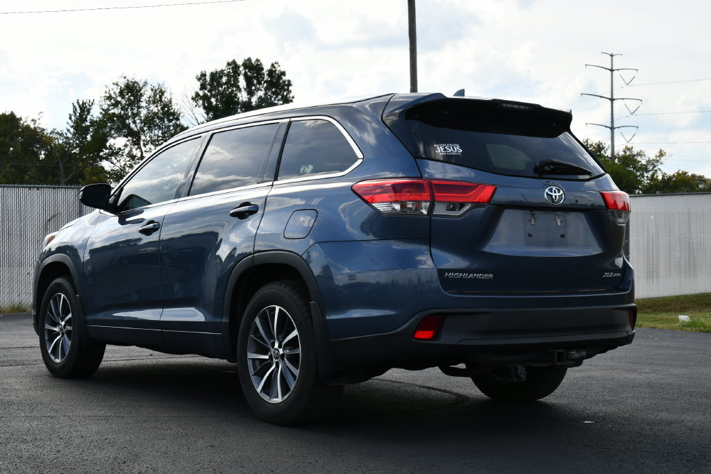 Used 2018 Toyota Highlander XLE AWD/4WD image 5