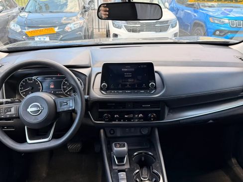 Used 2024 Nissan Rogue SV FWD image 15