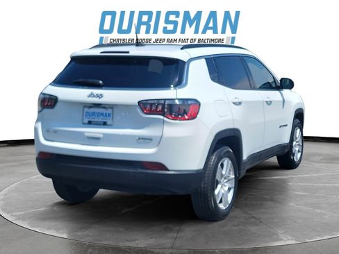 Used 2022 Jeep Compass Latitude w/ Sun and Sound Group AWD/4WD image 6