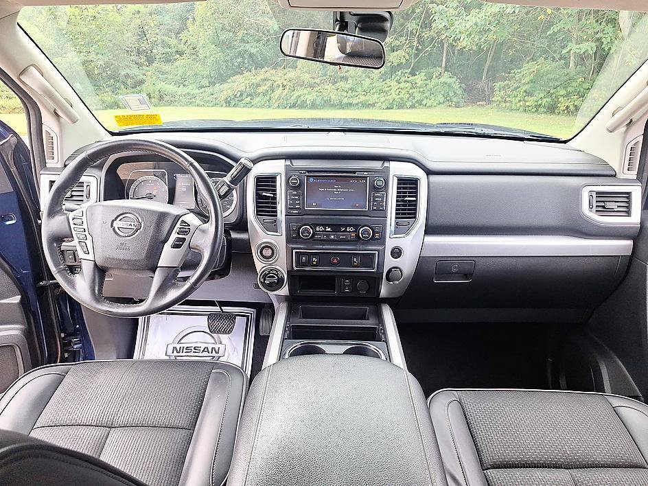 Used 2017 Nissan Titan PRO-4X AWD/4WD image 19
