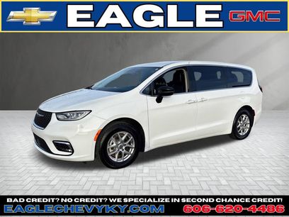 Used 2024 Chrysler Pacifica Touring-L