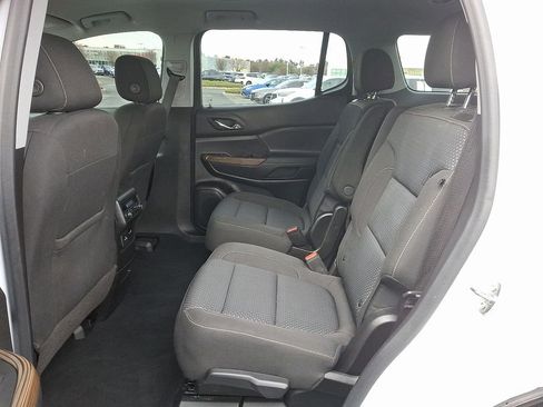 Used 2023 GMC Acadia SLE w/ Driver Convenience Package image 10