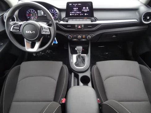Used 2024 Kia Forte LXS FWD image 10