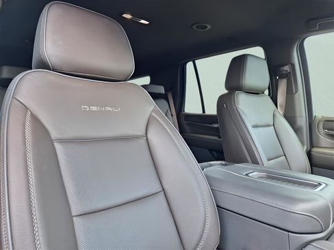 Used 2022 GMC Yukon Denali image 28