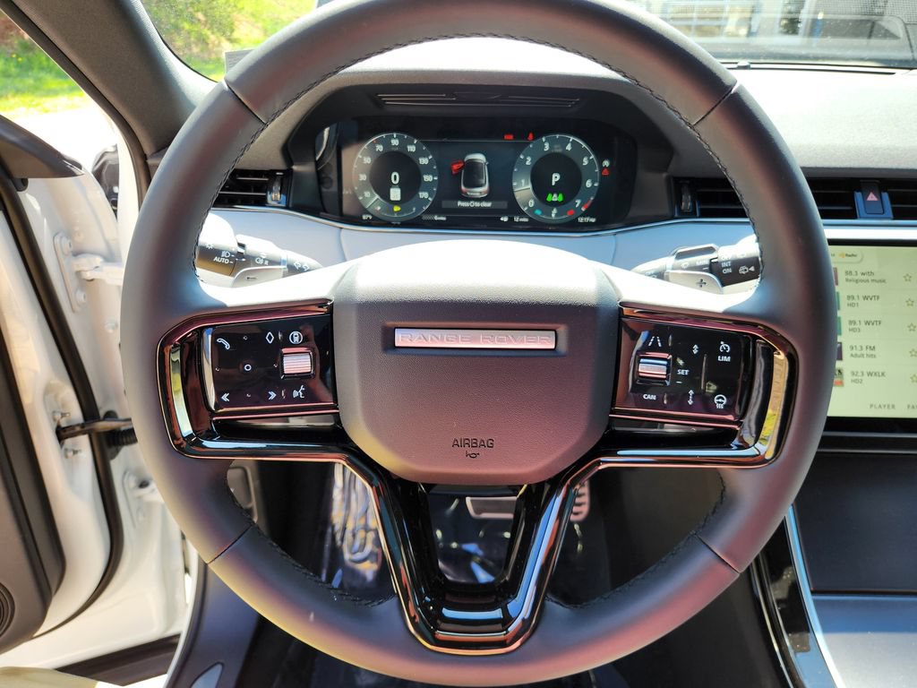 New 2026 Land Rover Range Rover Evoque Dynamic SE AWD/4WD image 17