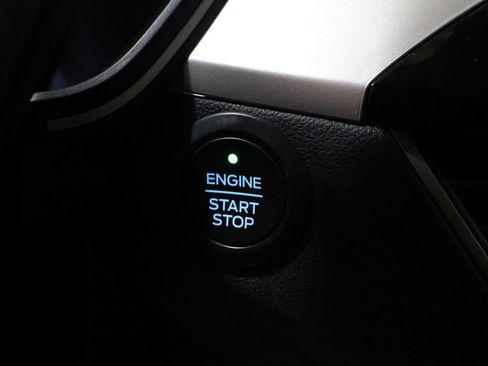 Used 2020 Ford Escape SE image 25