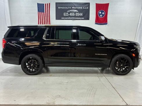 Used 2023 Chevrolet Suburban Premier RWD image 4