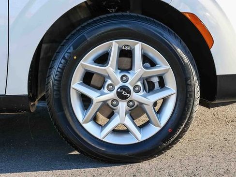 Used 2024 Kia Soul LX w/ Option Group 015 image 9