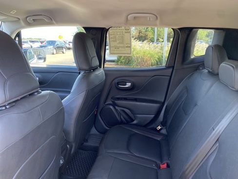 Used 2023 Jeep Renegade Trailhawk w/ Trailhawk Elite Group AWD/4WD image 17