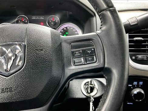 Used 2013 RAM 1500 Classic SLT w/ Remote Start & Security Group image 12