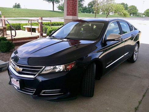 Used 2017 Chevrolet Impala Premier FWD image 2