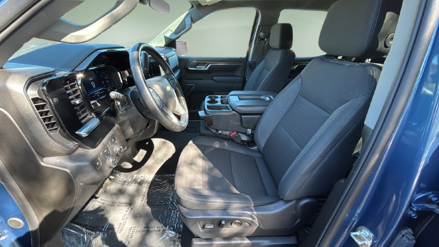 Used 2024 Chevrolet Silverado 1500 LT AWD/4WD image 18
