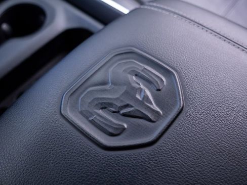 Used 2025 RAM 2500 Laramie AWD/4WD image 34