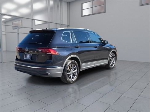 Used 2023 Volkswagen Tiguan SE image 8
