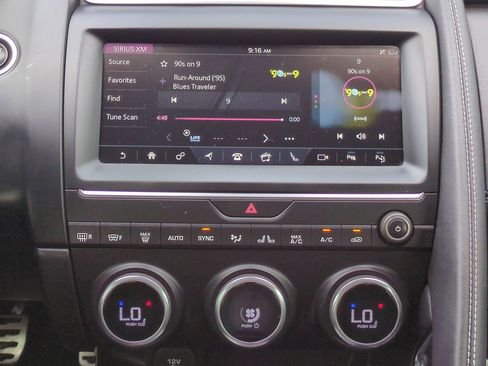 Used 2019 Jaguar E-PACE R-Dynamic HSE image 18