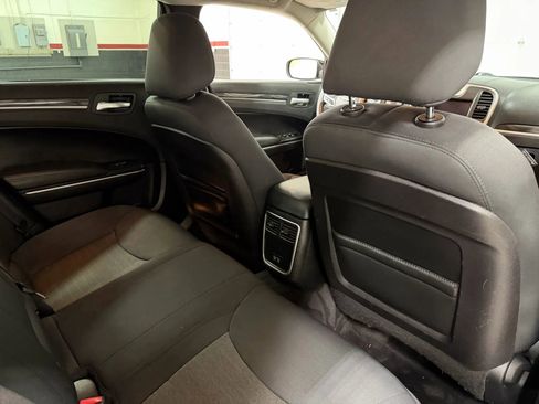 Used 2018 Chrysler 300 Touring image 20