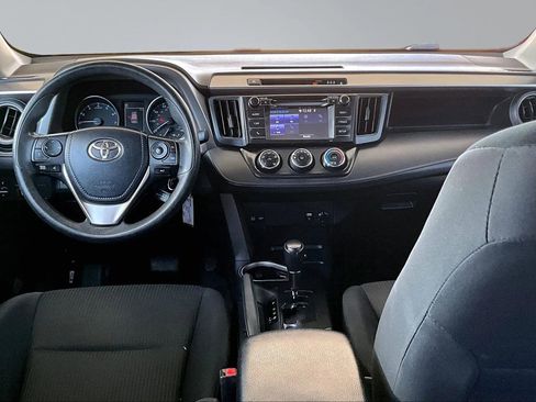 Used 2017 Toyota RAV4 LE FWD image 7
