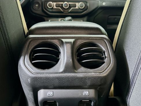 Used 2019 Jeep Wrangler Unlimited Sport S AWD/4WD image 25
