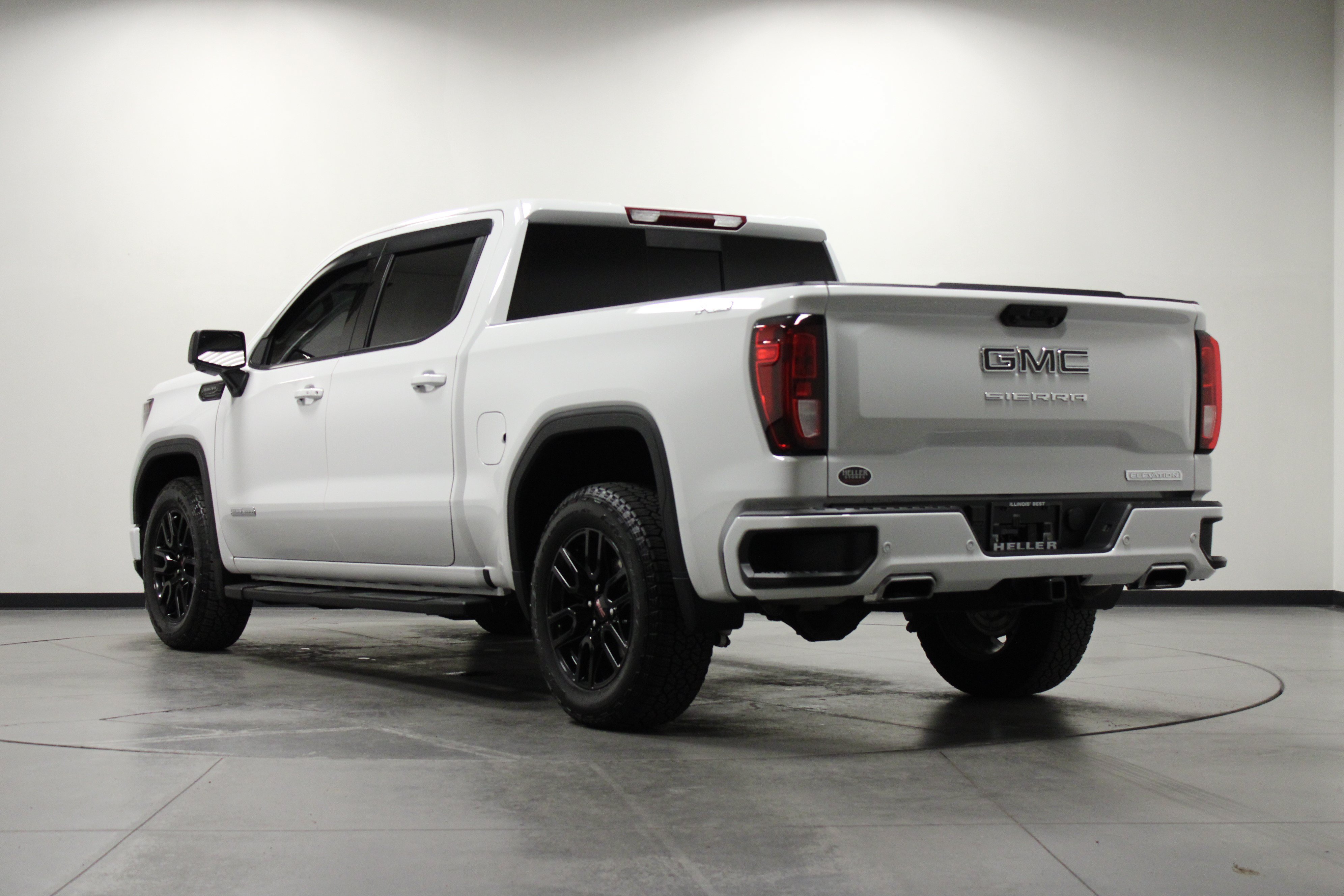 Used 2026 GMC Sierra 1500 Elevation w/ Elevation Premium Package AWD/4WD image 6
