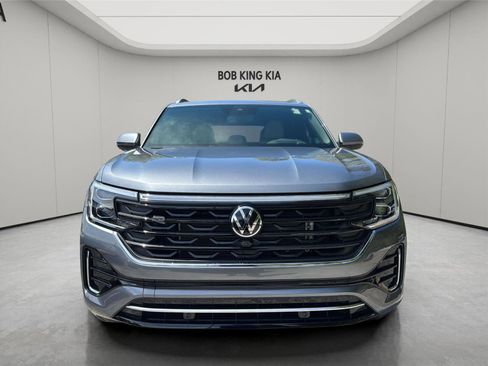 Used 2025 Volkswagen Atlas Cross Sport SEL Premium R-Line image 8