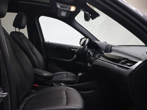 Used 2019 BMW X1 xDrive28i w/ Convenience Package AWD/4WD image 9