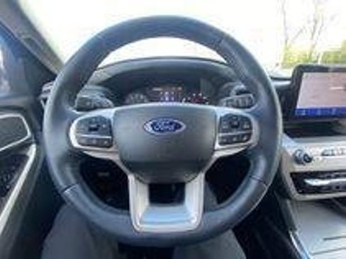 Certified 2023 Ford Explorer XLT w/ Equipment Group 202A AWD/4WD image 5