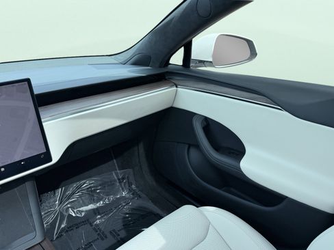 Used 2025 Tesla Model S image 56