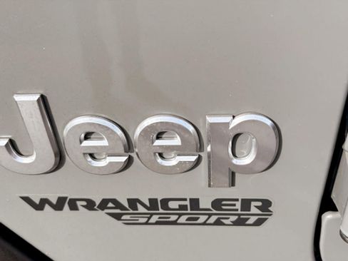 Used 2020 Jeep Wrangler Sport image 22