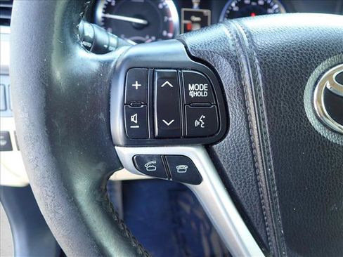 Used 2015 Toyota Highlander XLE FWD image 15
