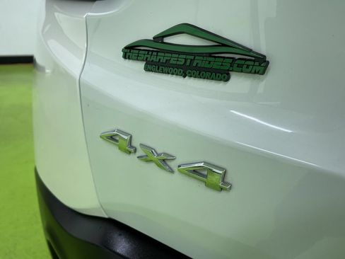 Used 2017 Jeep Renegade Latitude AWD/4WD image 12