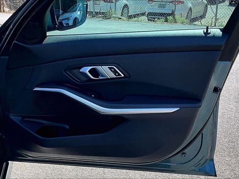 Used 2020 BMW 330i Sedan w/ Driving Assistance Package RWD image 22