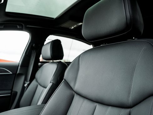 New 2025 Audi A8 L 3.0T image 10