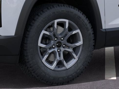 New 2026 Chevrolet Equinox ACTIV w/ Convenience Package III FWD image 9
