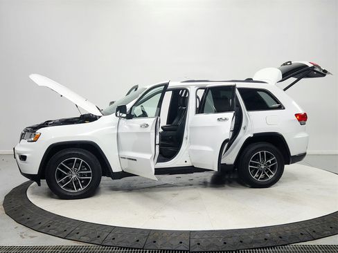 Used 2018 Jeep Grand Cherokee Limited image 12