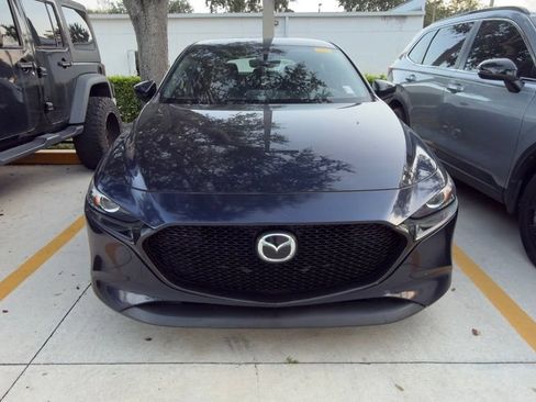 Used 2020 MAZDA MAZDA3 Hatchback FWD image 3