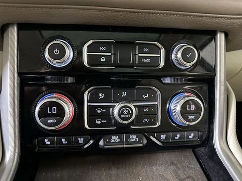 Used 2021 GMC Yukon XL Denali w/ Max Trailering Package AWD/4WD image 17