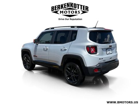Used 2020 Jeep Renegade Latitude AWD/4WD image 5