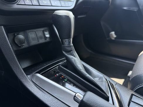 Used 2015 Toyota Corolla S FWD image 19