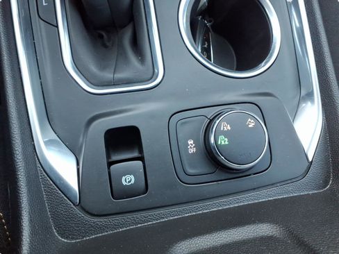 Certified 2021 Chevrolet Traverse LT image 23