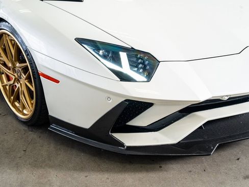 Used 2017 Lamborghini Aventador S image 18