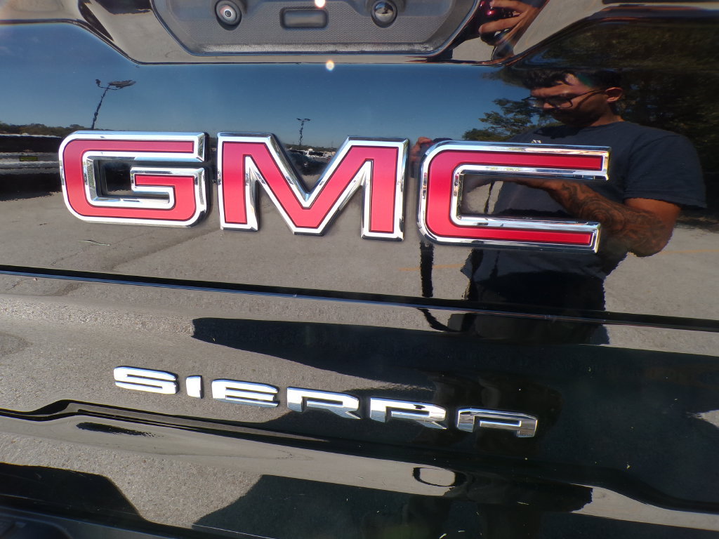 Used 2022 GMC Sierra 1500 AT4 w/ AT4 Preferred Package AWD/4WD image 19