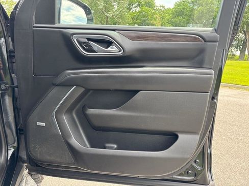 Used 2021 Chevrolet Suburban LT image 15