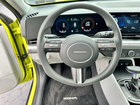 Used 2024 Hyundai Kona SE image 18