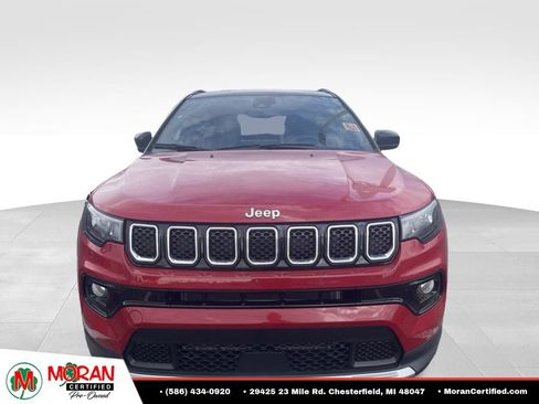 Used 2023 Jeep Compass Limited AWD/4WD image 2