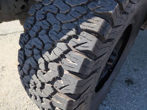 Used 2018 Ford F150 XLT w/ Equipment Group 302A Luxury image 12