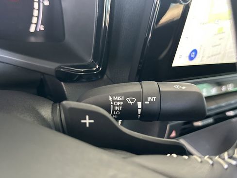 Used 2025 Toyota Camry SE w/ Multimedia Upgrade Package image 23