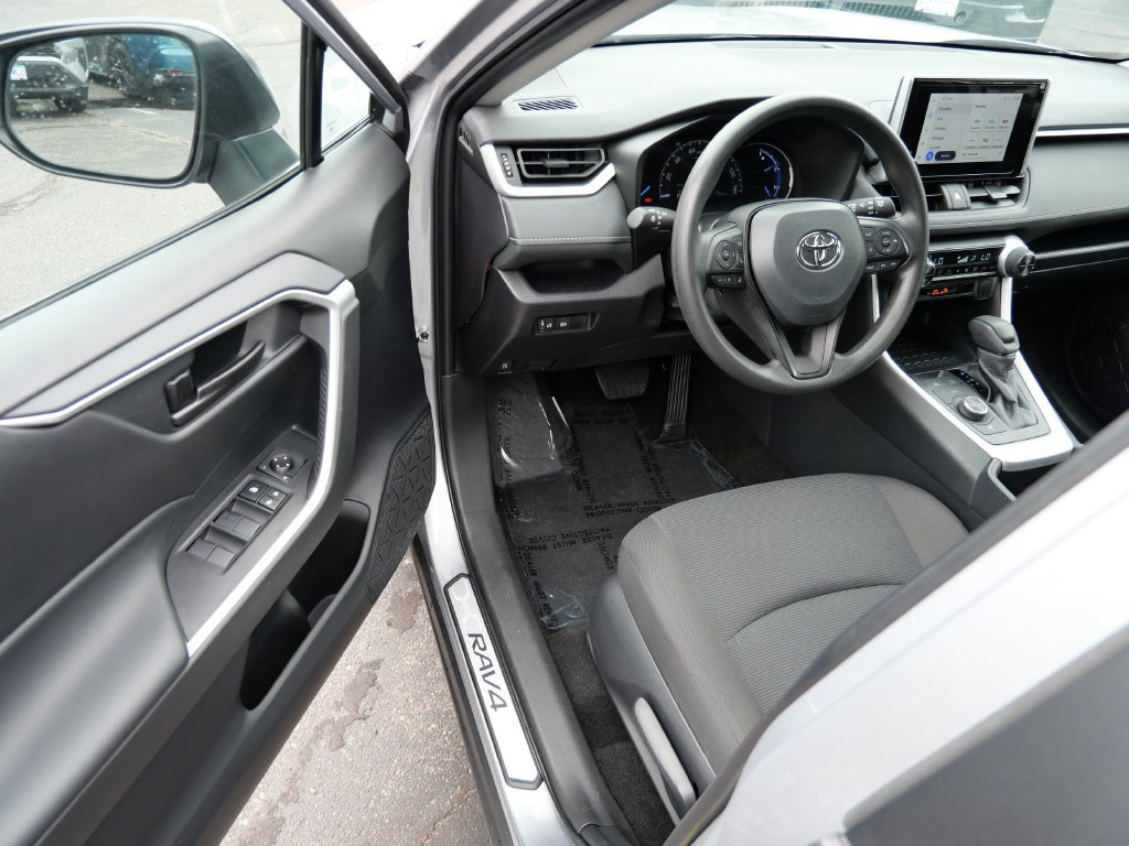 Certified 2025 Toyota RAV4 LE AWD/4WD image 10