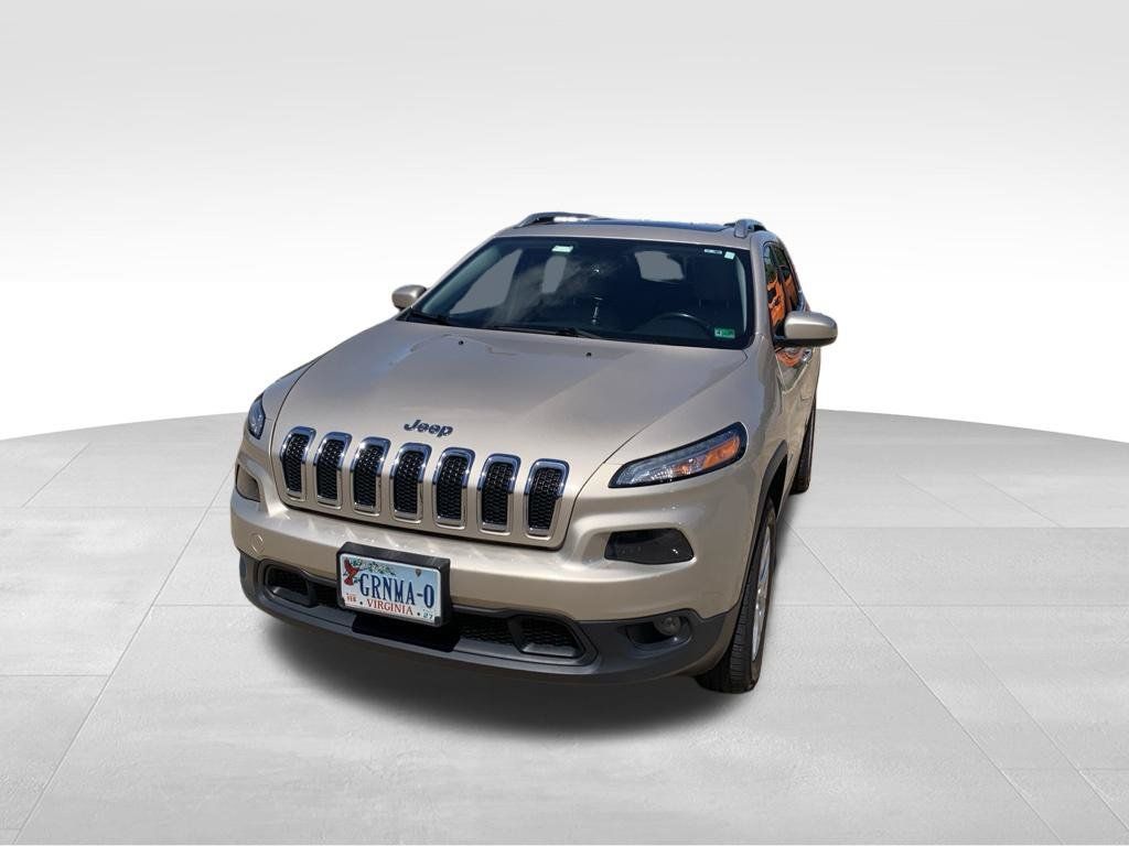 Used 2015 Jeep Cherokee Latitude w/ Comfort/Convenience Group AWD/4WD image 4